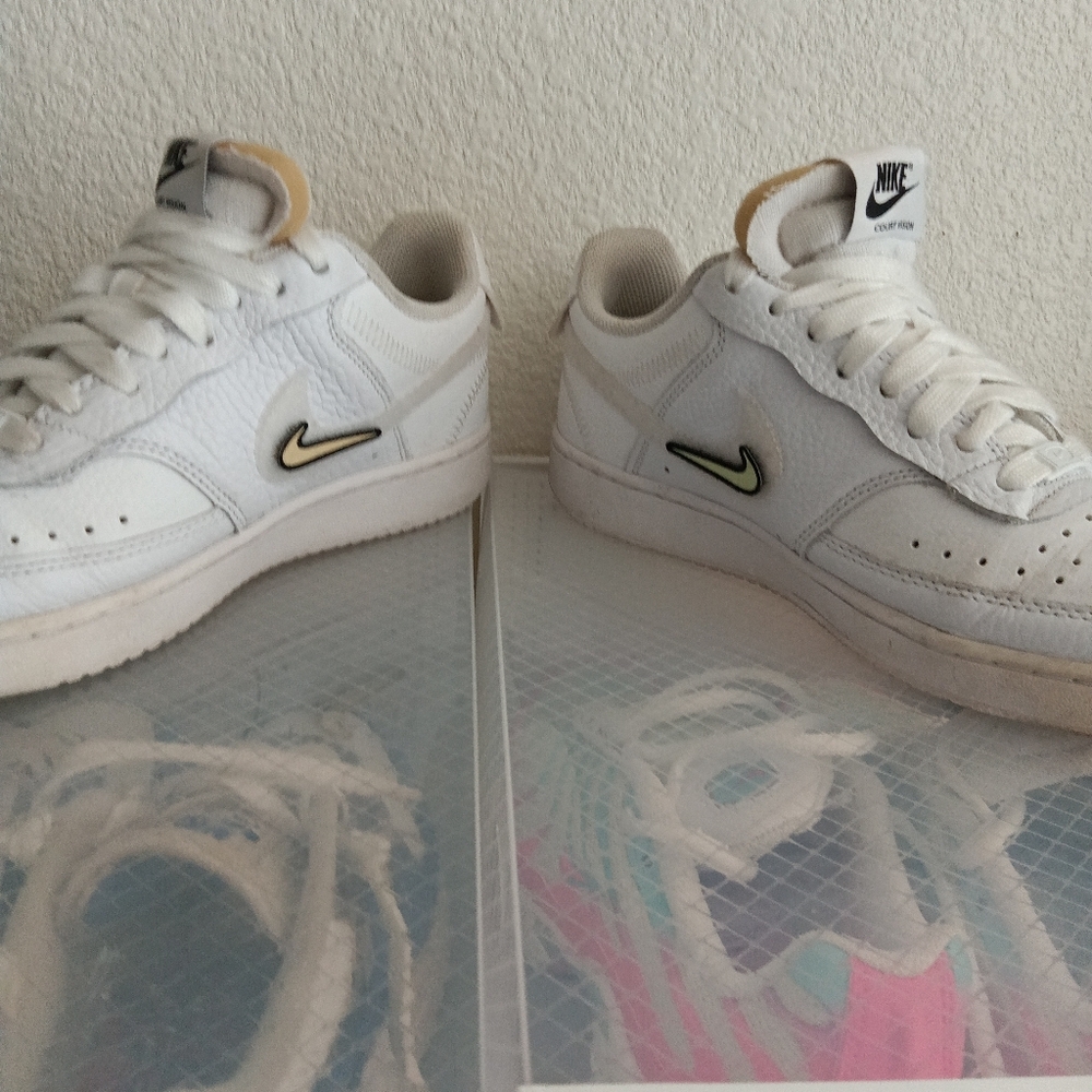 RARE SIZE Valentine's Day White Volt Women's Court Vision Low - Picture 2 of 11